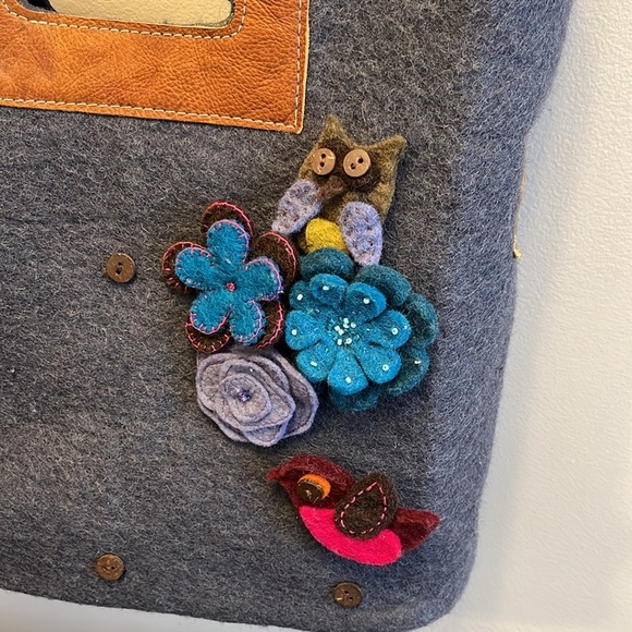 Felted wool bag tote with felted adornments - Picture 4 of 9